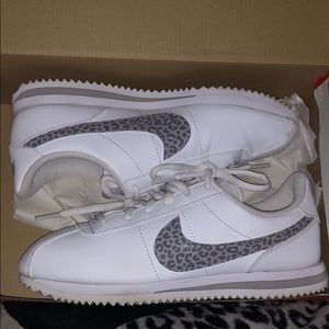 nike cortez leopard